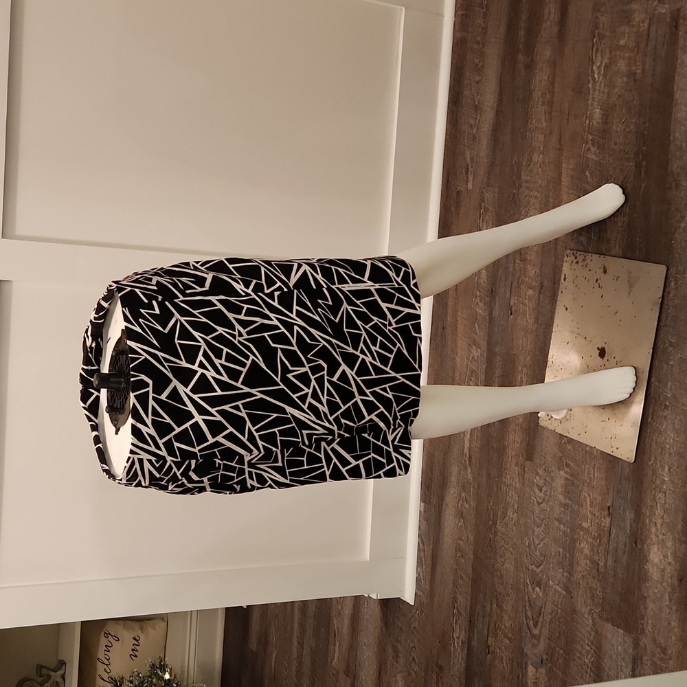 Black and white patterned work skirt